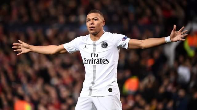 巴洛特利回忆当年在曼城的首堂训练课：我都想吐