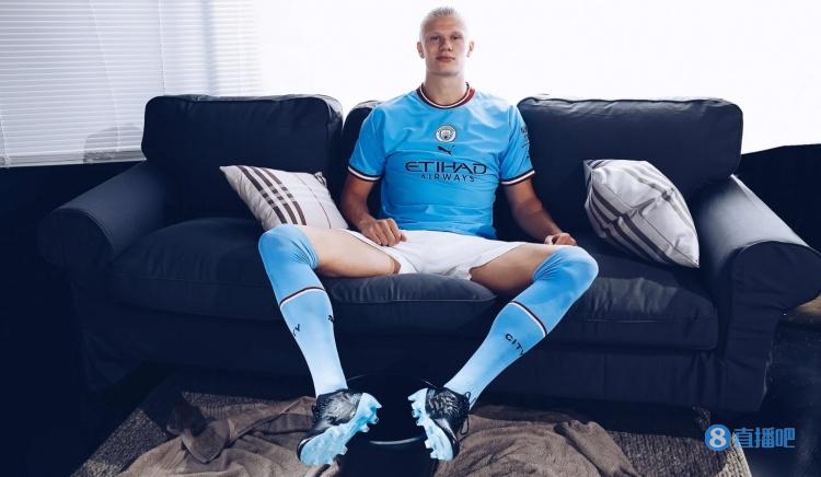 半场：科莫1-0萨索洛，杜维卡斯破门，尼科-帕斯倒钩射门被扑