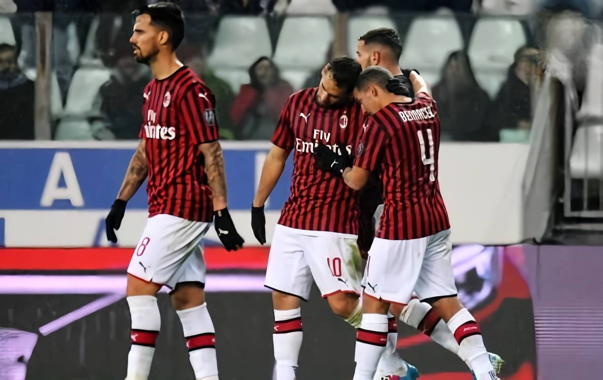 颜骏凌：武磊赛前对球队做了动员，我们争冠经验丰富没有包袱