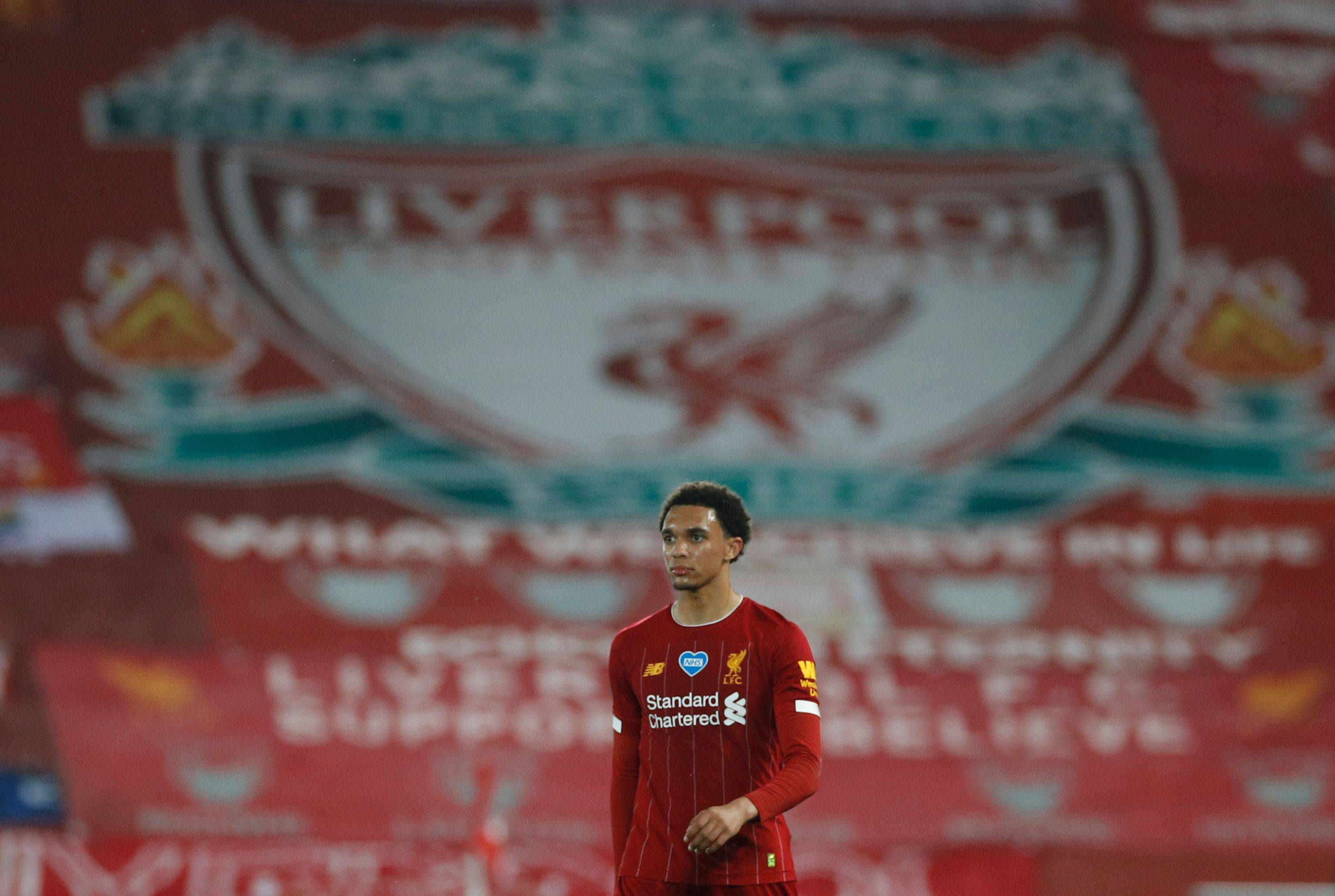 欧文快攻压哨上篮，全场沸腾