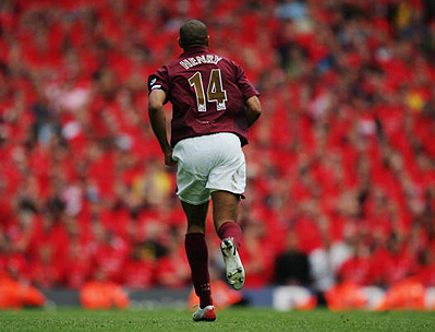 活塞逆转击败开拓者，坎宁安和邓罗关键表现助力取胜，展现强大韧性。