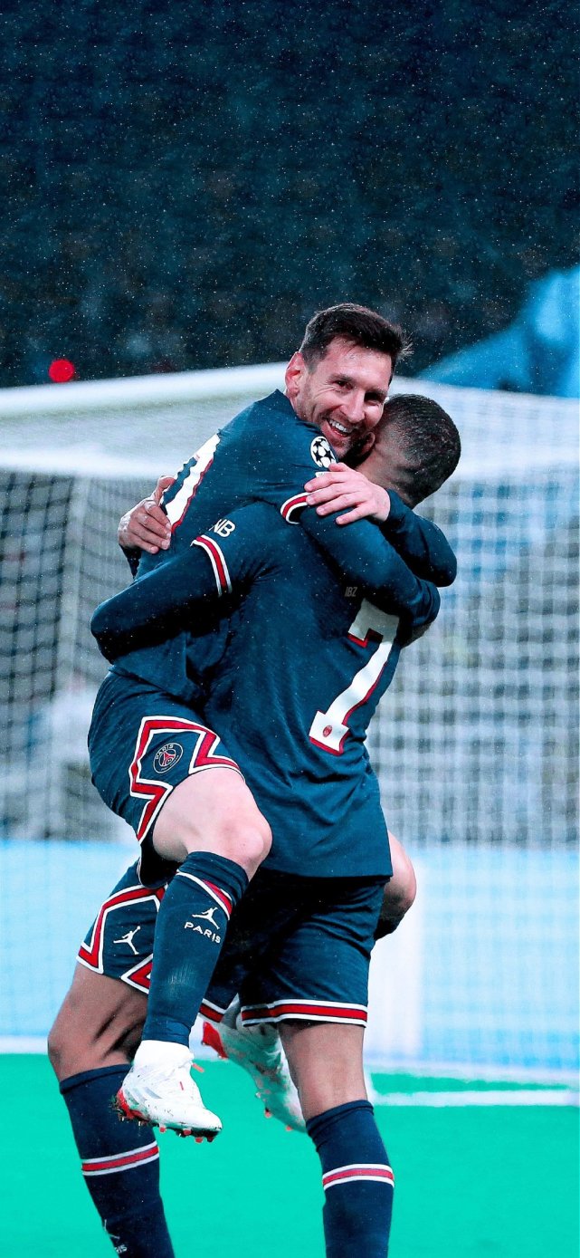 官方：皇马女足20岁前锋卡拉-卡马乔加盟布莱顿女足