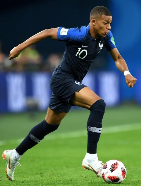 贴脸开大！祖巴茨罚球时，老鹰主场球迷高喊“保罗在哪里？”