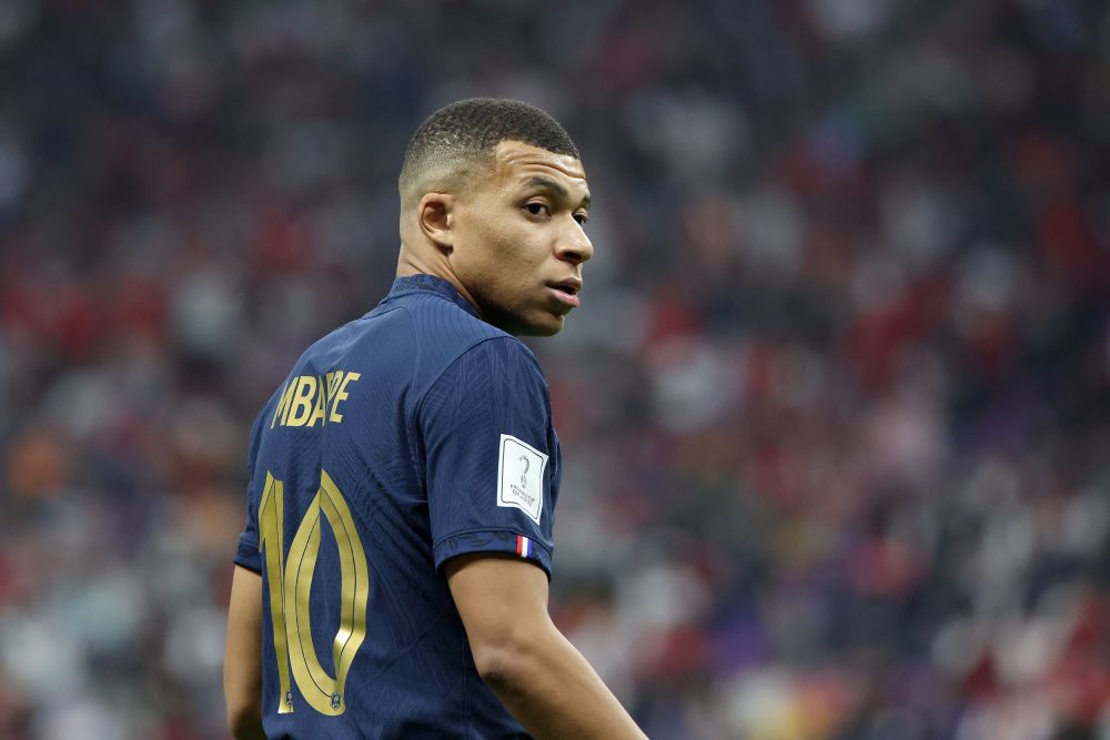 科曼称赞阿尔克马尔19岁中场斯密特：他身上的特质像佩德里