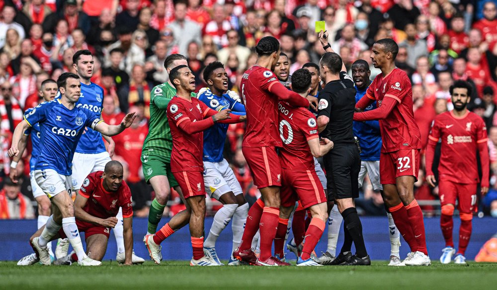 意甲第13轮纪律报告：阿莱格里对裁判出言不逊染红被停赛一场