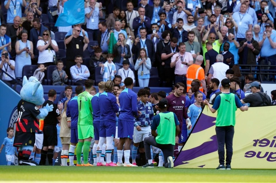 子弹官方：利伯蒂生病缺席今日对阵36人，德弗斯代替其出战